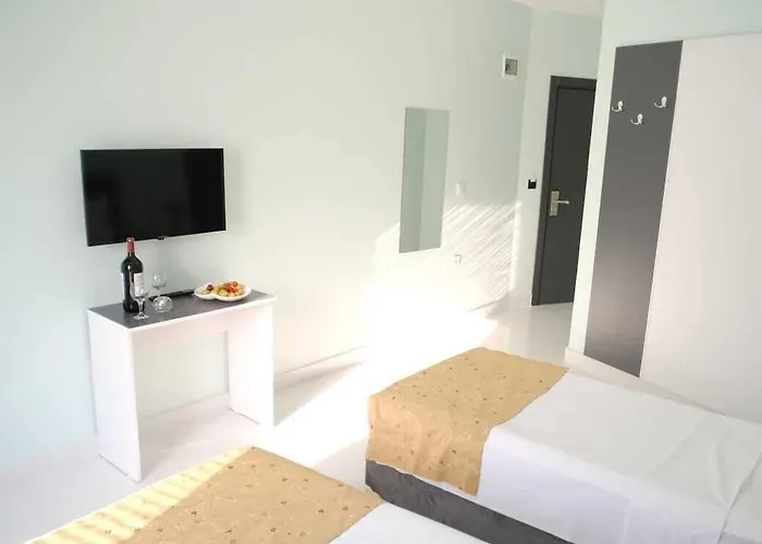 Forest Blue 酒店 3*